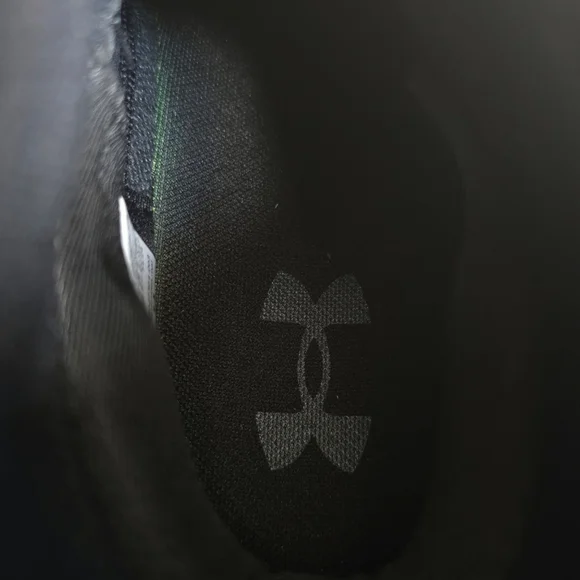 NWOT Men's Under Armour Highlight 2 MC Knit Football Cleats, Size 9 - Picture 9 of 10